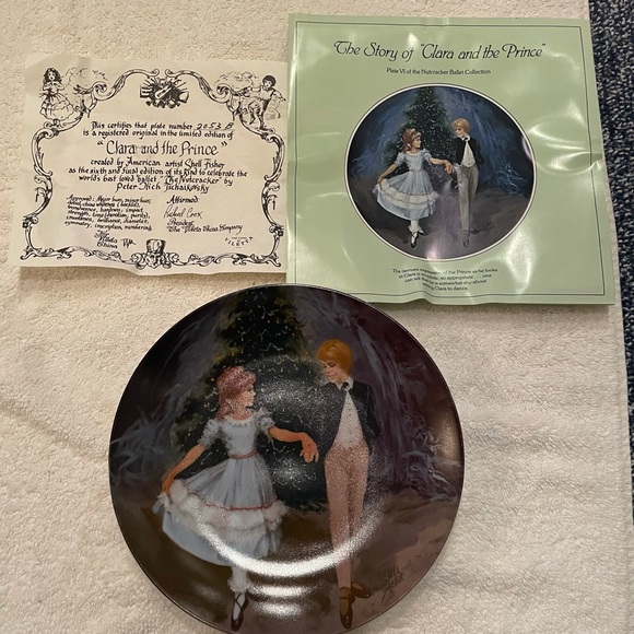Nutcracker plate, Clara and the Prince - Picture 4 of 12